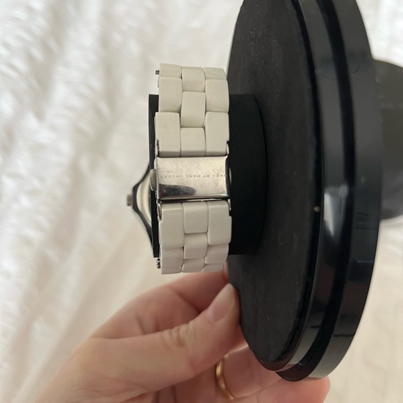 Marc by Marc Jacobs Pelly Watch - Picture 6 of 10